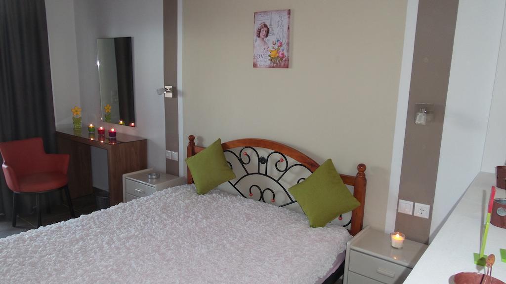 House Roula Otel Neos Marmaras Oda fotoğraf